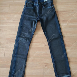 지스타로우 g star raw. 3301 slim. blue black coated denim. 3301 슬림 블루 블랙 코팅진. 32사이즈.