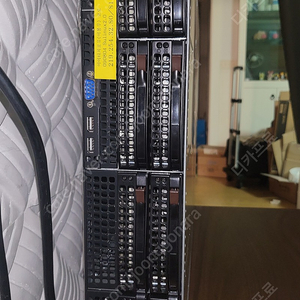 2U렉서버, Xeon 2CPU, ECC-Ram(2G * 6개), 1Tb * 4개(Raid구성됨), + 250Gb(운영체제설치되어있음)서버 팝니다.