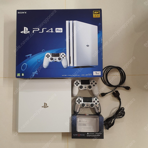 PS4 PRO 1TB 화이트 7117B 판매합니다.