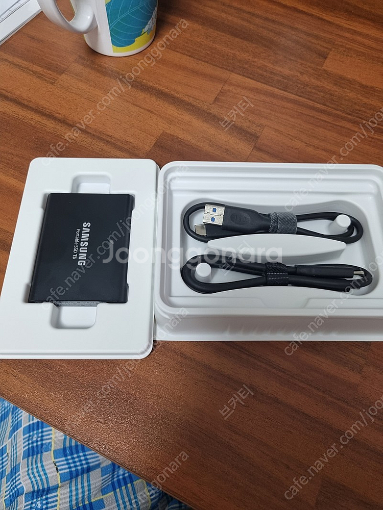 삼성 T5 SSD 외장하드 1TB 팝니다--1