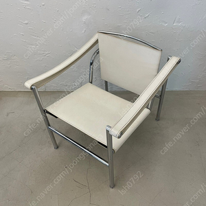 르꼬르뷔지에 LC1 라운지체어 의자 팝니다