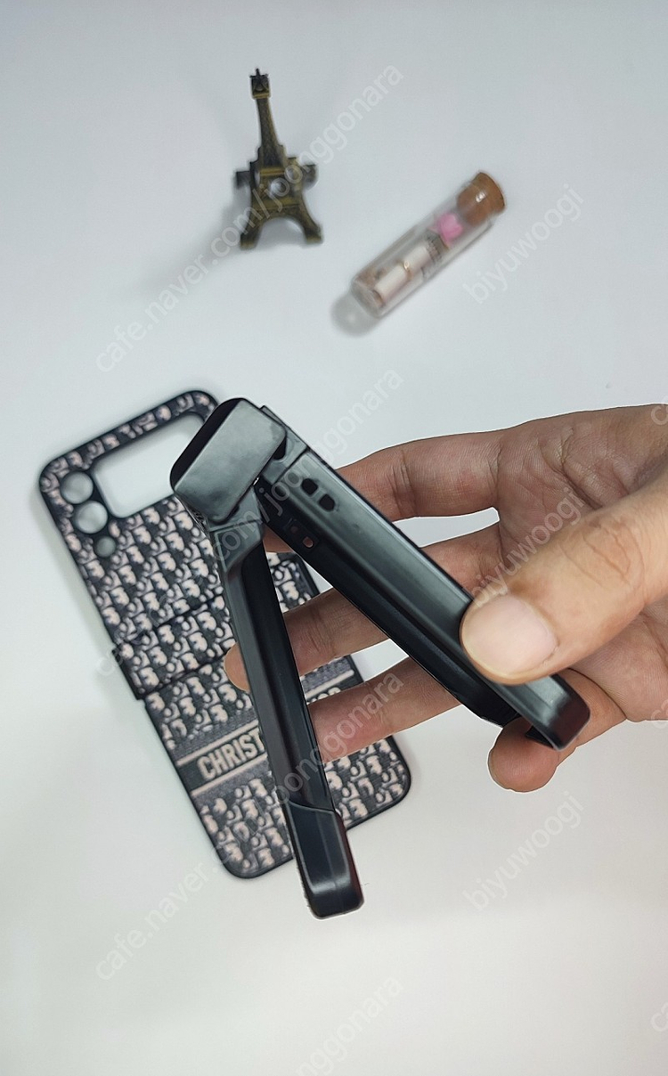 [주문제작]갤럭시Z플립3 지플립3 제트플립3 오블리크패턴 패브릭 사피아노 힌지보호 고급스러운 디올명품케이스--6