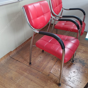 테이블,행거,마네킹,박스,쇼파,거울,블라인드등 창고정리