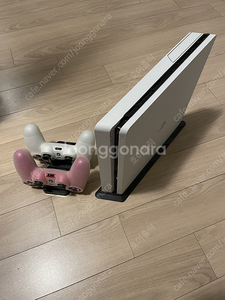 ps4 slim 상태 최고 /타이틀 포함--3