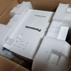 파나소닉PT-VMZ50/WUXGA/5천안시/레이저 신동품 수량판매
