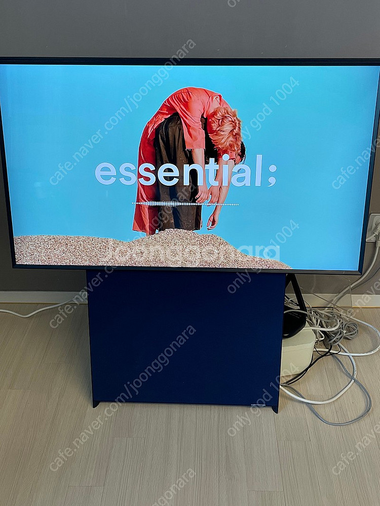 삼성 더 세로 티비 팝니다 (The Sero TV)--0