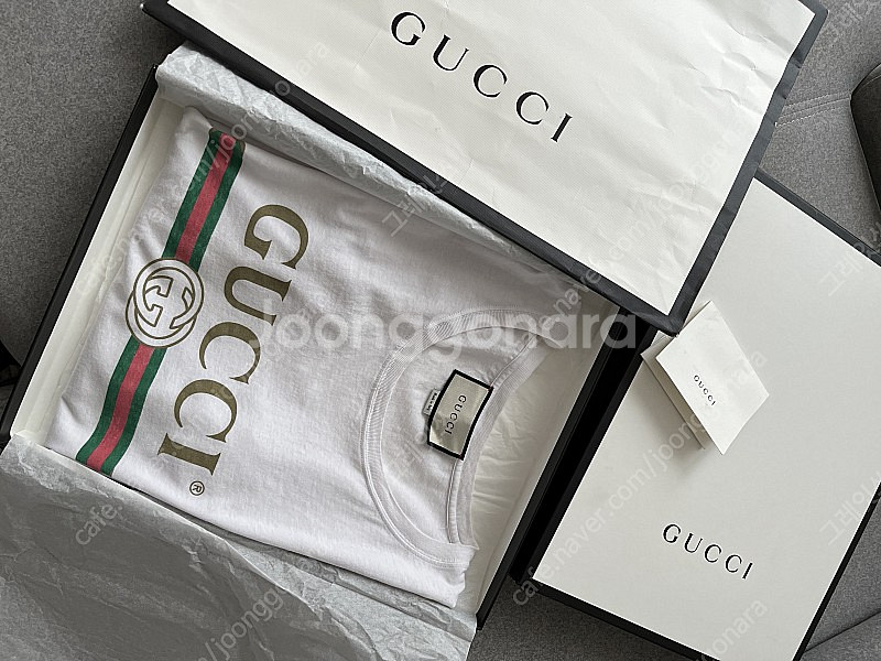 정품 구찌 반팔 띠로고 흰색 팝니다--0