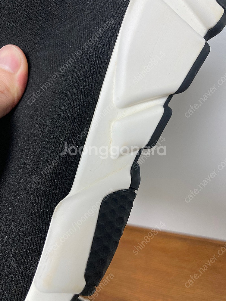 발렌시아가 스피드러너 265 팝니다--5