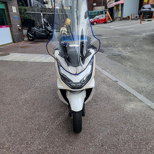 PCX125 21년식 무결점 화이트 3만키로대 싸게팝니다