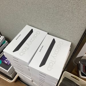 부산 갤랙시탭A8 그레이 미사용새상품 LTE 태블릿 25만