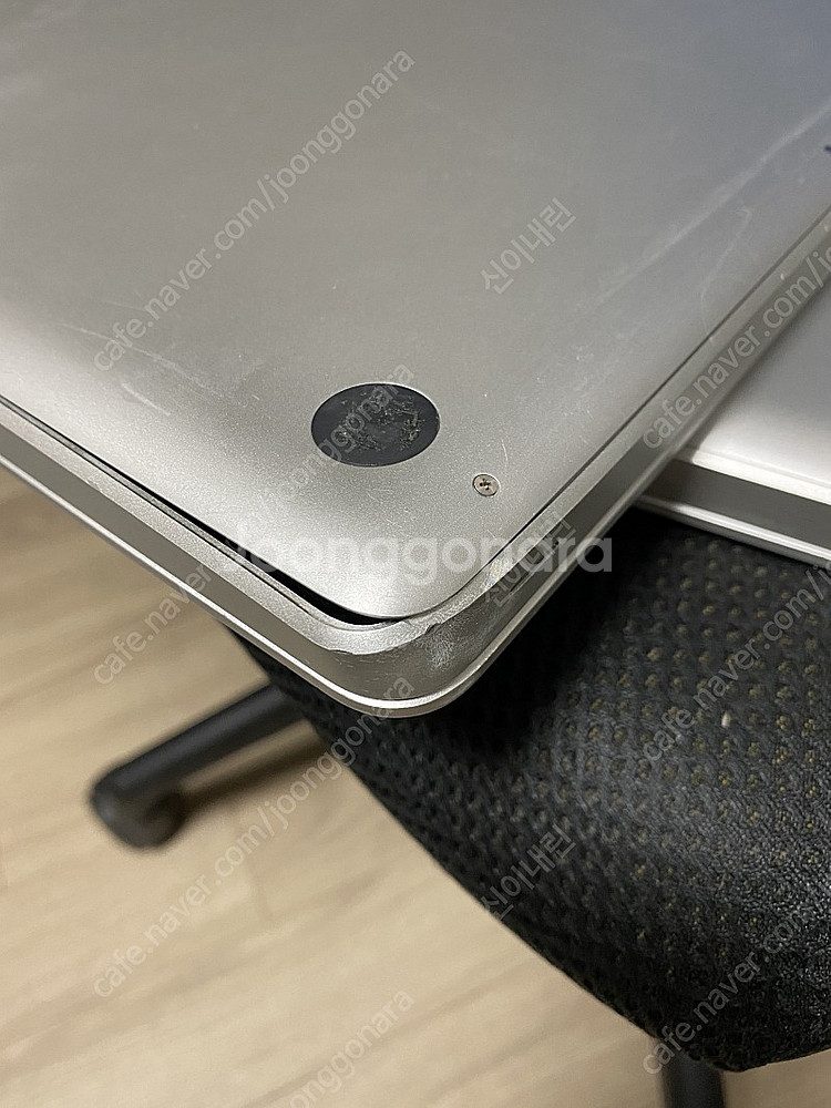 구형 맥북프로 17인치 A1297--1