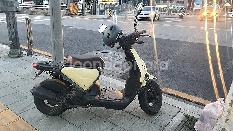 관리 잘 된 깔끔튜닝 16년 요타80 80만원--1