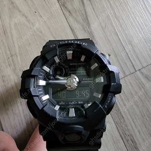 G-SHOCK 빅페이스 GA-700 검흰 판매합니다