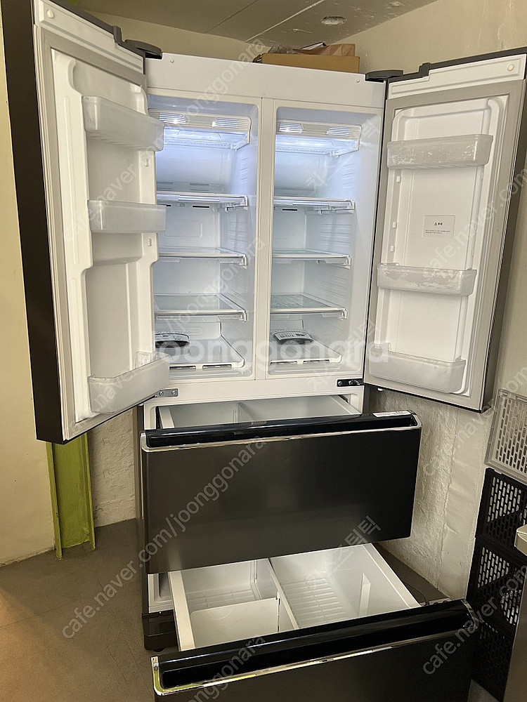 위니아 딤채 김치냉장고 (551L)--1