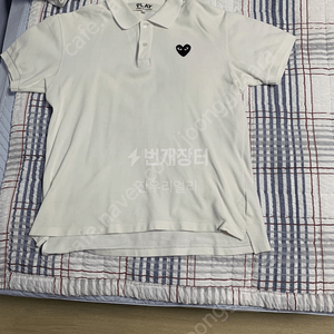 꼼데가르송 블랙와펜 카라티 싸게팝니다.