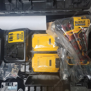 디월트 DCD708 컴팩트 드릴드라이버