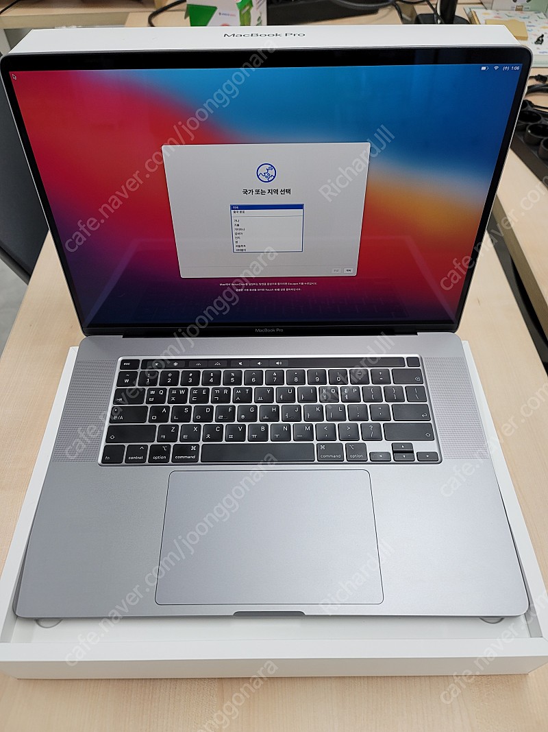 판매완료>중고>2019 맥북프로 16인치 i9-9세대 2.3GHz 16GB SSD 1TB 라데온 Pro 5500M 그레이