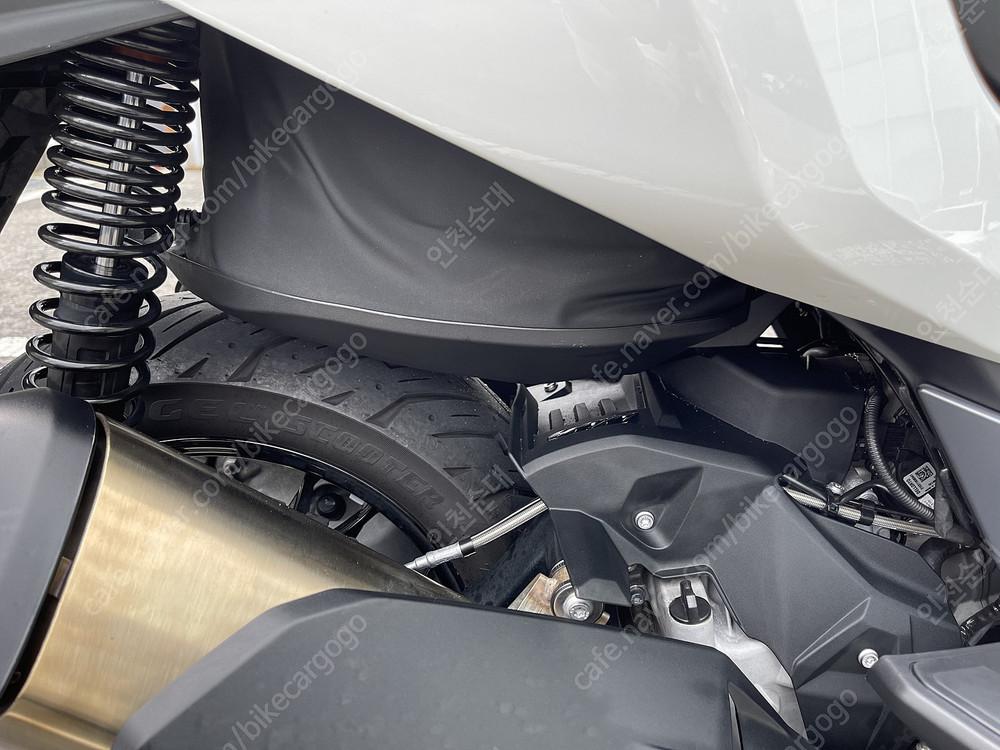 bmw c400gt 22년식 화이트 판매합니다 이미지