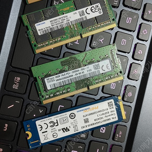 pm981a ssd 1t / 노트북용 삼성 DDR4 32G 3200hz 1ea / 하이닉스 DDR4 16G 3200hz 2ea/ 인텔 670p 512G M.2 NVMe