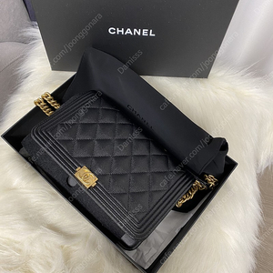 샤넬 보이woc 캐비어 금장