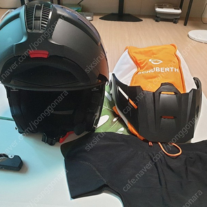 슈베르트 SCHUBERTH E1헬맷 XXXL팝니다.