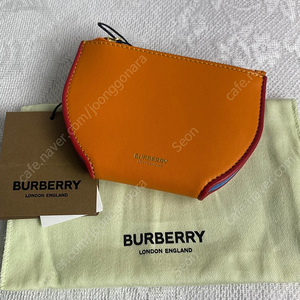 버버리 여성 카드 지갑 판매 (Burberry WOMENS FOLD OLYMPIA ZIPPER CARD)