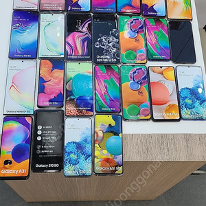 휴대폰 목업 25개 일괄 택포 오만원에 판매합니다.