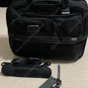 투미 알파 확장형 수납 노트북 브리프케이스 팝니다. Tumi Alpha Expandable laptop brief case.