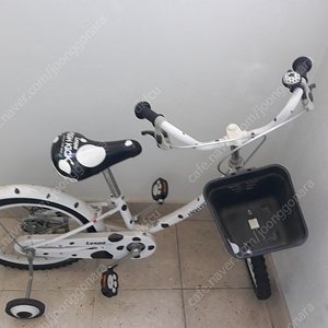 유아 아동용 네발 자전거(삼천리)- 보관 상태 좋아서 깨끗합니다.