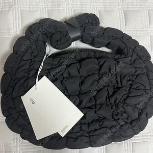 코스 퀼티드 미니백 블랙