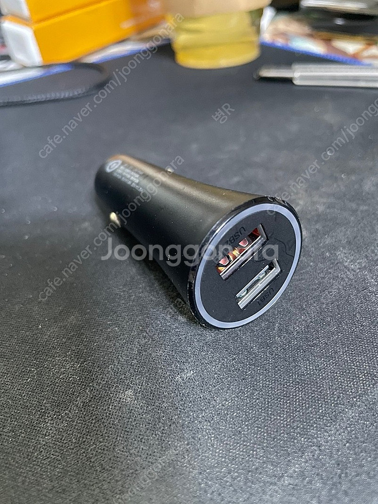 샤오미 차량용 무선충전거치대--1