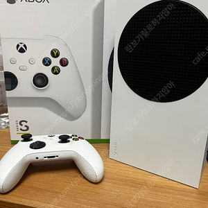 XBOX 시리즈 S 판매합니다