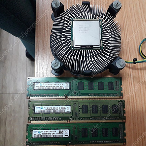 i3 550 ddr3 2기가 ddr3 1기가 2개 팝니다