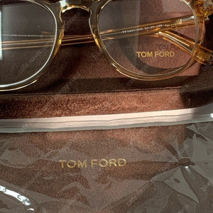 (정품)톰포드 안경테 Tom Ford FT5401 판매합니다.