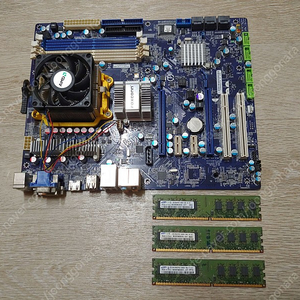 [팝니다] AMD CPU + DDR2메모리(2G*3 ) + 메인보드 세트 팝니다. ( 1만원 )