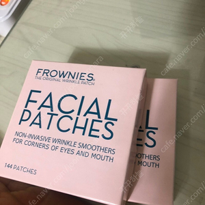 프라우니스 얼굴 패치 Frownies facial patches.