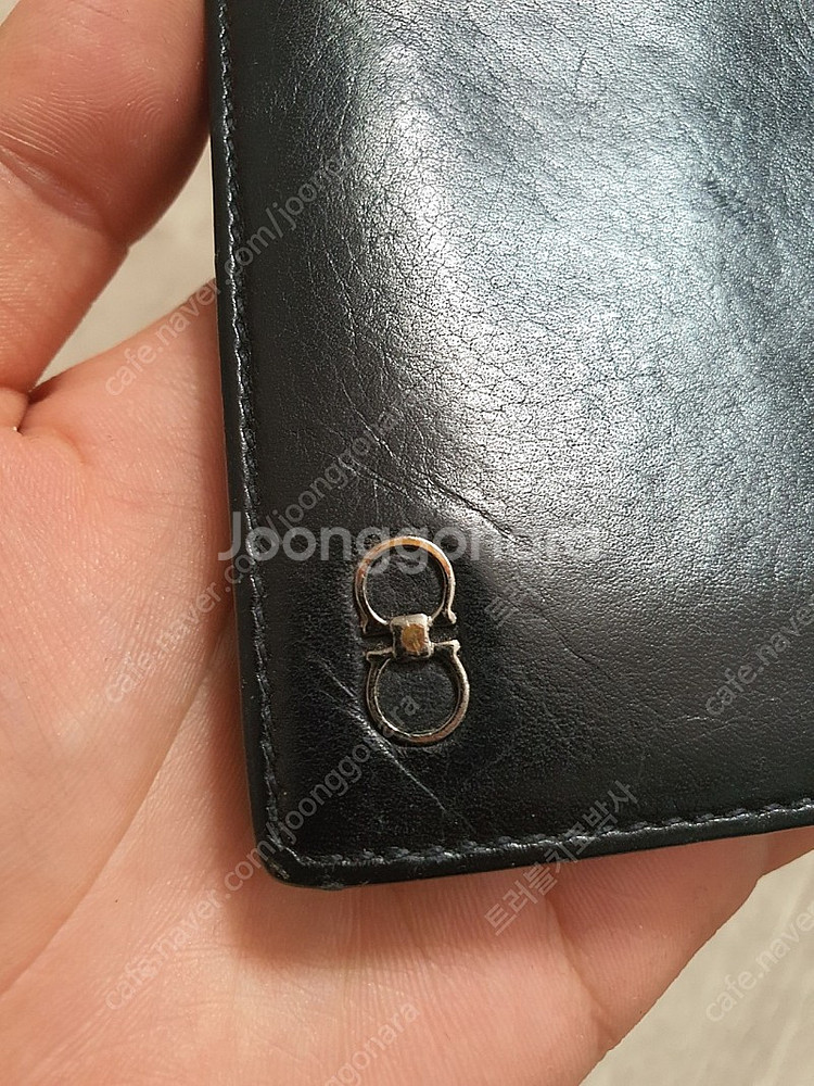 정품 페라가모 남자 반지갑--1