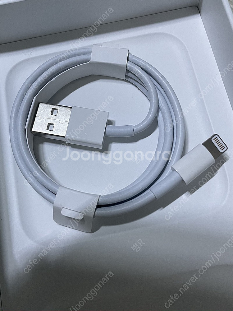 애플정품 usb to 라이트닝 케이블(8핀)--0