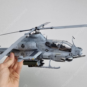 아카데미 1/35 AH-1Z 바이퍼 완성작 팔아요