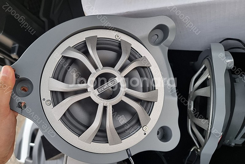 다인오디오 벤츠전용 서브우퍼--2