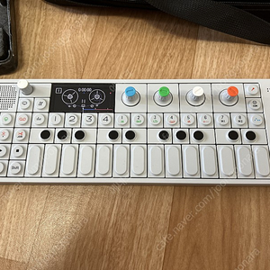 Teenage engineering OP-1 신디사이저 판매합니다.