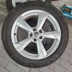 아우디 A6 18인치 정품휠(4개) + 미쉐린 타이어 (4개) 팜