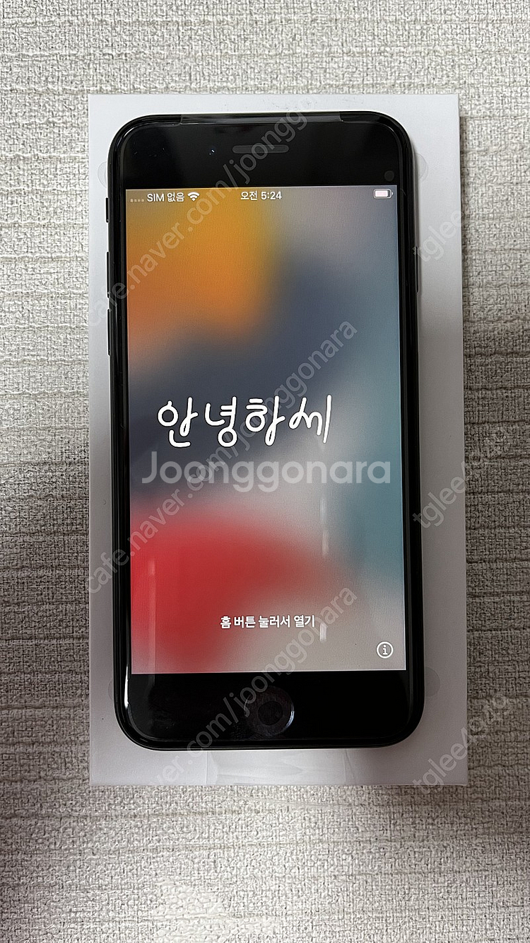 아이폰 SE2 128기가 블랙 리퍼 미사용 팝니다.--0