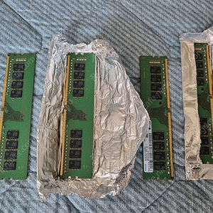 RAM 삼성전자 DDR4 16G PC4-21300 4개 64G 판매 합니다.