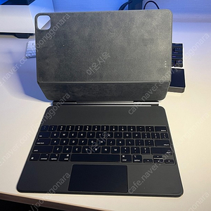 아이패드 12.9 매직키보드 블랙 팝니다
