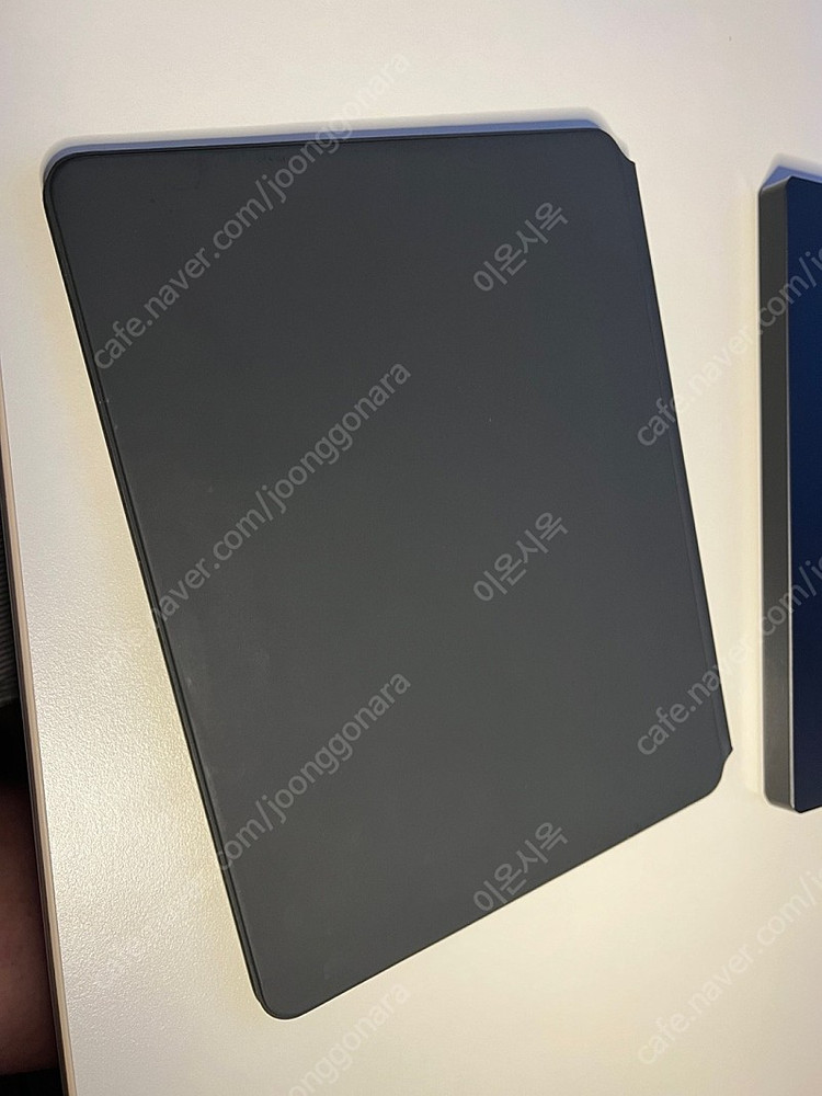 아이패드 12.9 매직키보드 블랙 팝니다--1