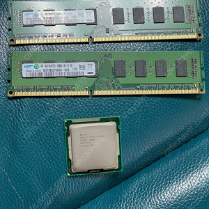 삼성 램 DDR3(PC3-10600) 4GB & 인텔 i7-2600