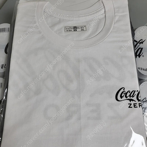 코카콜라 마시멜로우 콜라보 한정판 티셔츠 3xl 미개봉 팝니다