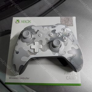 Xbox 게임패드 아틱카모 Arctic Camo 팝니다.