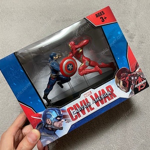 CJ CGV 마블 시빌원 개봉기념 캡티아메리카 아이언맨 피규어